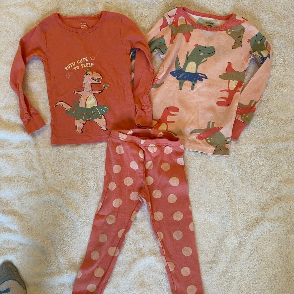 EUC 2T Carter’s pajamas